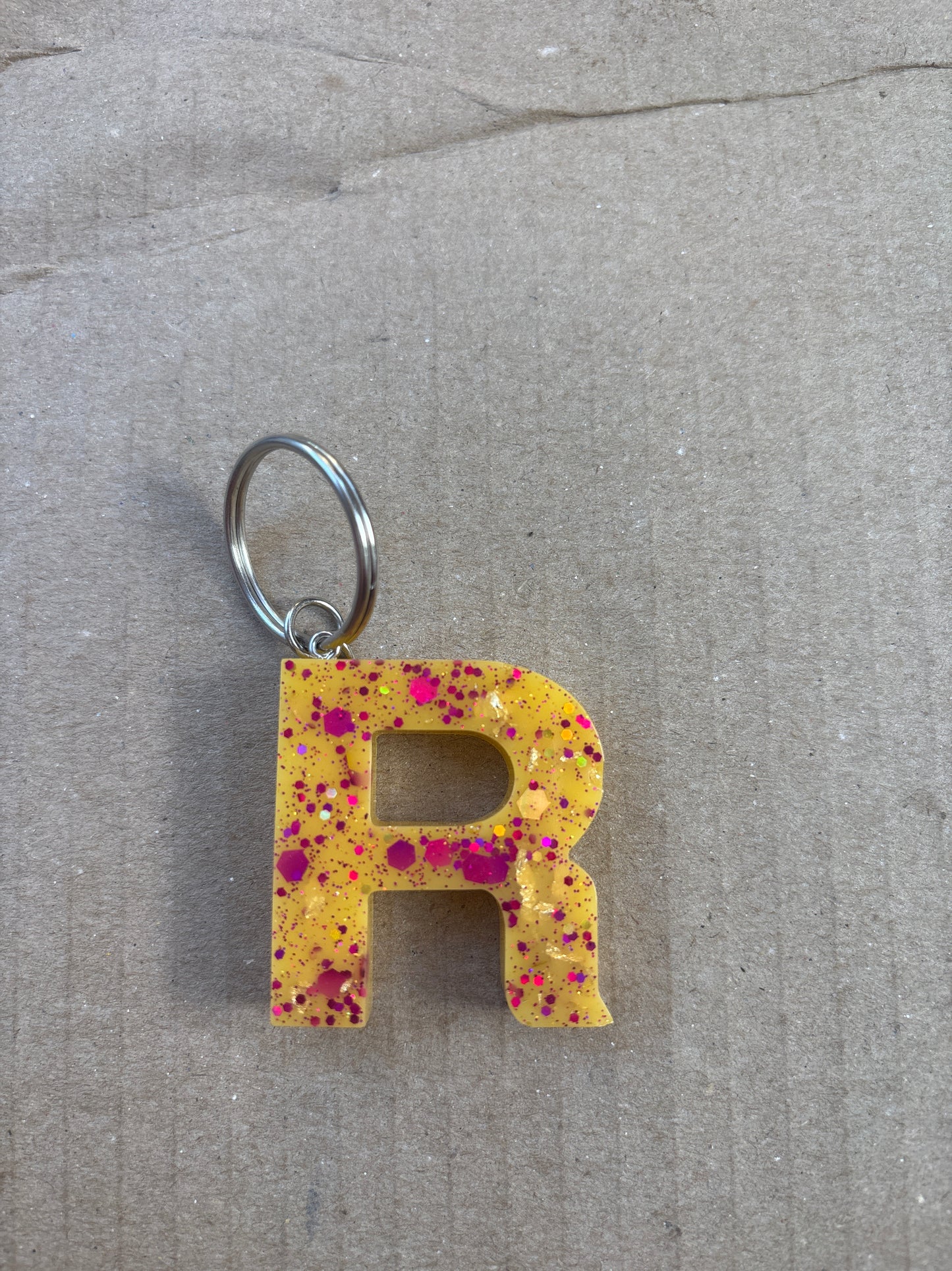 R